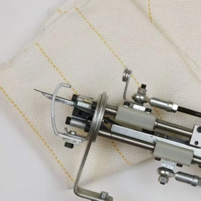 Tufting Starter Basic Set – AK-V Cut Pile Tufting Machine - Carpet Grippers - Premium Tufting Cloth & Felt